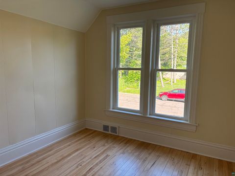 Tiny photo for 826 E 6th St, Duluth, MN 55805 (MLS # 6126588)