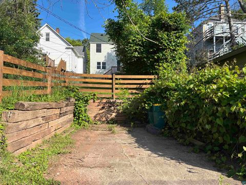 Tiny photo for 826 E 6th St, Duluth, MN 55805 (MLS # 6126588)
