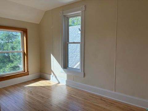 Tiny photo for 826 E 6th St, Duluth, MN 55805 (MLS # 6126588)