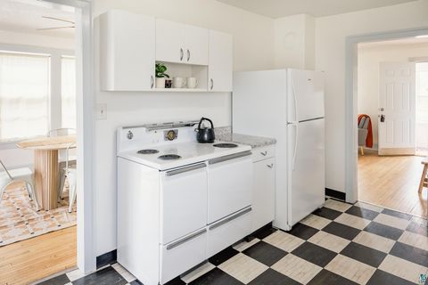 Tiny photo for 4320 W 6th St, Duluth, MN 55807 (MLS # 6124976)
