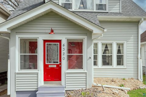 Tiny photo for 4320 W 6th St, Duluth, MN 55807 (MLS # 6124976)