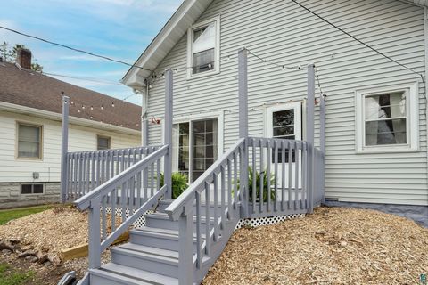 Tiny photo for 4320 W 6th St, Duluth, MN 55807 (MLS # 6124976)