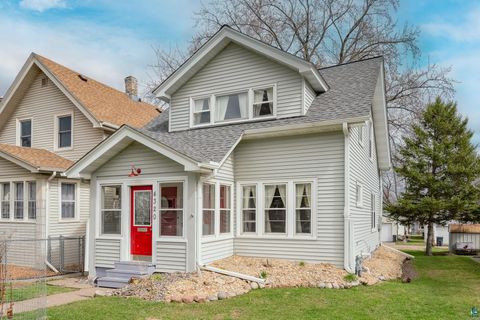 Tiny photo for 4320 W 6th St, Duluth, MN 55807 (MLS # 6124976)