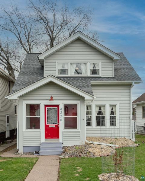 Photo of 4320 W 6th St, Duluth, MN 55807 (MLS # 6124976)