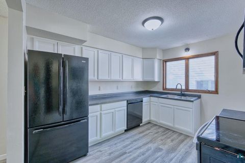 Tiny photo for 14 E 4th Ave S Ave, Aurora, MN 55705 (MLS # 6123861)