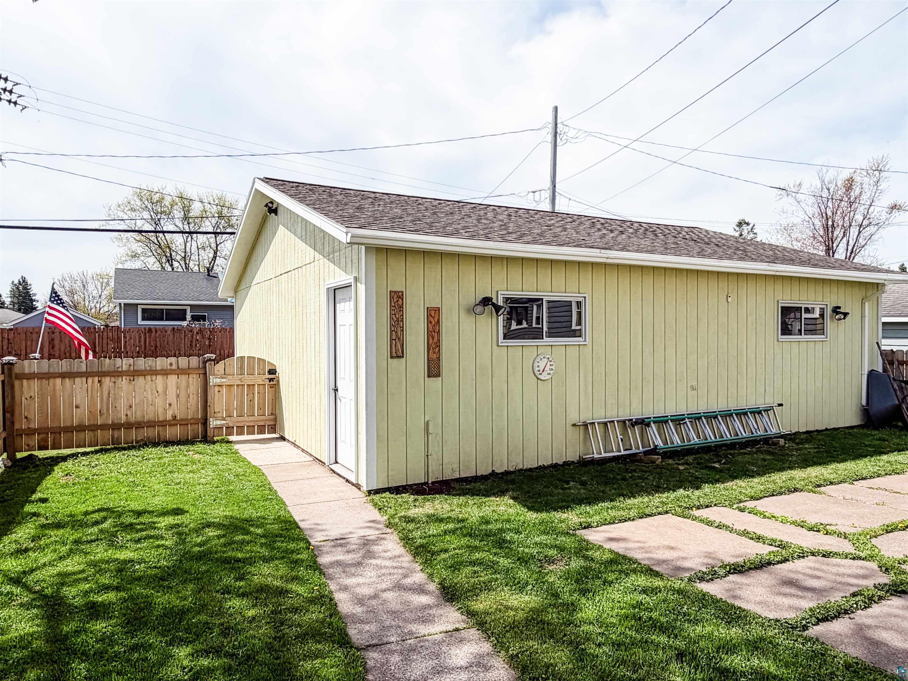 6B Hayes Ct
