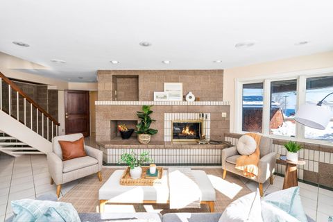 Tiny photo for 814 W 5th St, Duluth, MN 55806 (MLS # 6123789)