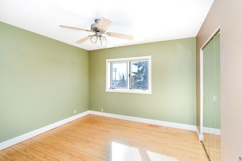 Tiny photo for 814 W 5th St, Duluth, MN 55806 (MLS # 6123789)