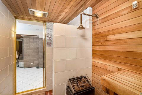 Tiny photo for 814 W 5th St, Duluth, MN 55806 (MLS # 6123789)