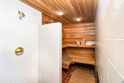 Tiny photo for 814 W 5th St, Duluth, MN 55806 (MLS # 6123789)