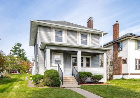 Tiny photo for 1915 E 9th St, Duluth, MN 55812 (MLS # 6122209)