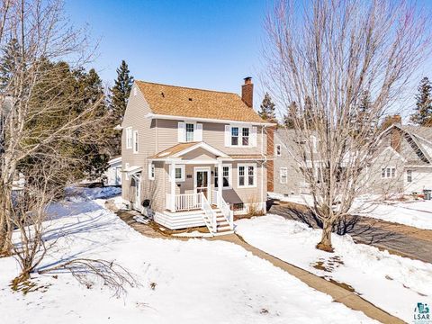 Photo of 233 W Kent Rd, Duluth, MN 55812 (MLS # 6124437)