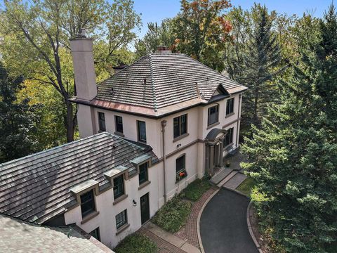 Tiny photo for 124 N Hawthorne Rd, Duluth, MN 55812 (MLS # 6123659)