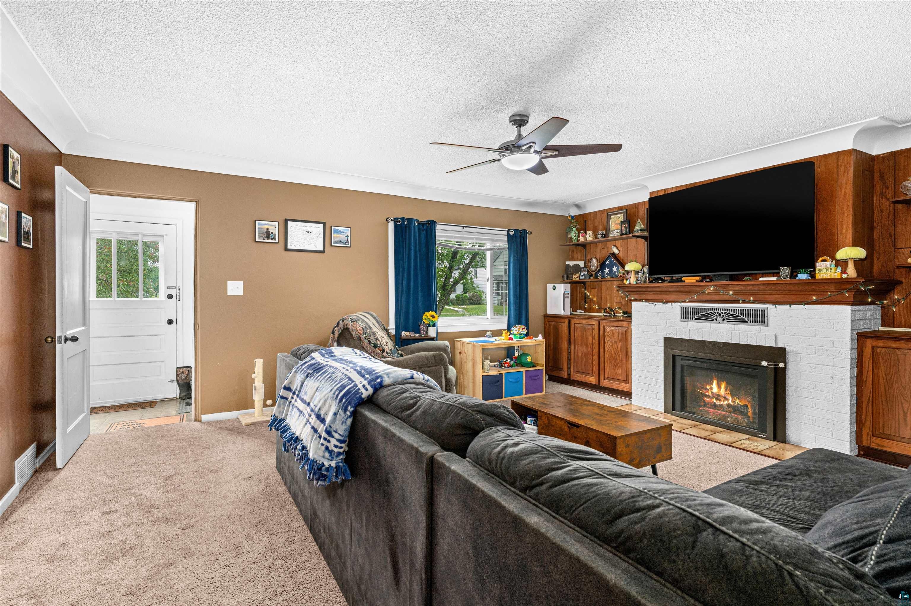 2206 Hammond Ave