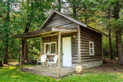 Tiny photo for 805 W 10th St, Duluth, MN 55806 (MLS # 6127041)