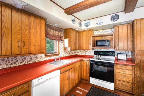 Tiny photo for 805 W 10th St, Duluth, MN 55806 (MLS # 6127041)