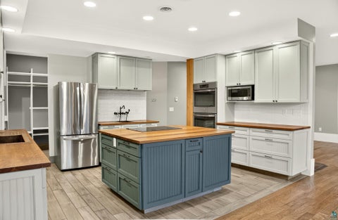 Tiny photo for 2718 Northridge Rd, Duluth, MN 55811 (MLS # 6127968)