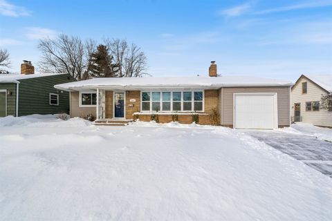 Tiny photo for 2607 W Skyline Pkwy, Duluth, MN 55806 (MLS # 6123150)