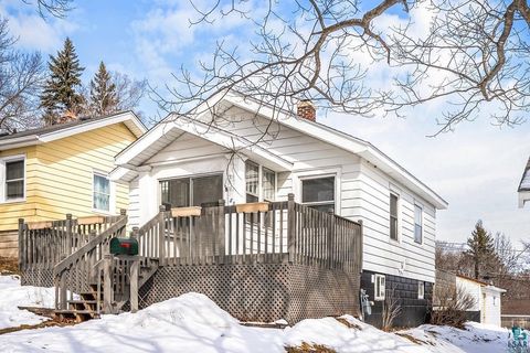 Photo of 838 Charles Ave, Duluth, MN 55807 (MLS # 6124033)