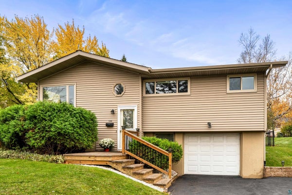 124 E CALVARY RD, DULUTH, MN 55803 - Image a19efbfd0ede1e620c8d7e306b45be54/2972544324