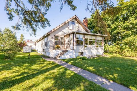 Tiny photo for 5209 Colorado St, Duluth, MN 55804 (MLS # 6122271)