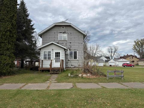 Photo of 214 SW 8th St, Chisholm, MN 55719 (MLS # 6122758)