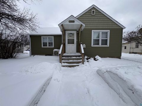 Photo of 1518 10th St S St, Virginia, MN 55792 (MLS # 6123796)