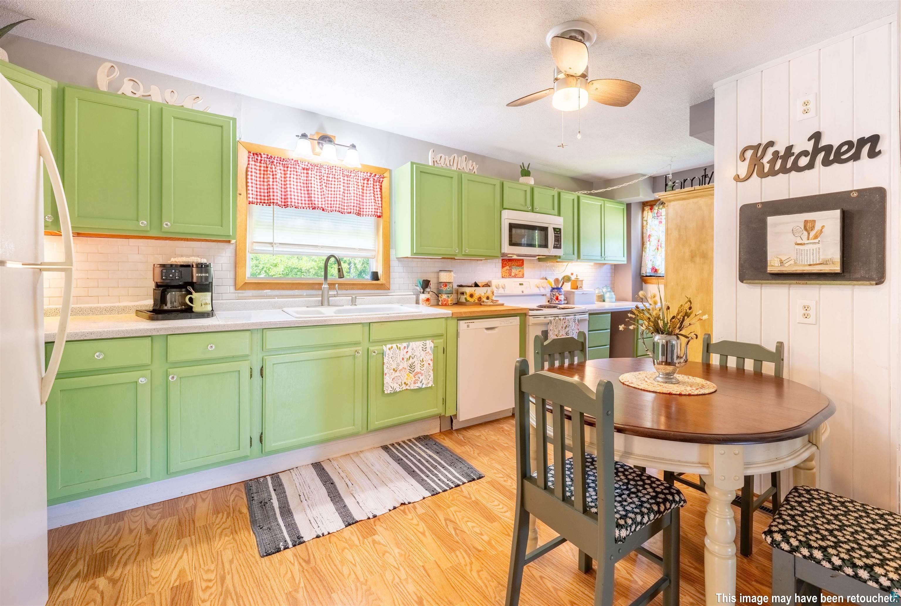 301 15th Ave W
