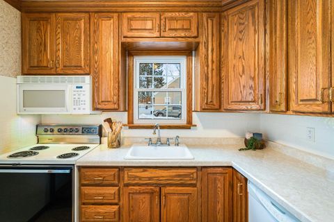 Tiny photo for 2219 W 24th St, Duluth, MN 55811 (MLS # 6123078)