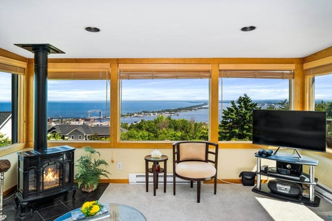 Tiny photo for 615 W 6th St, Duluth, MN 55806 (MLS # 6126607)