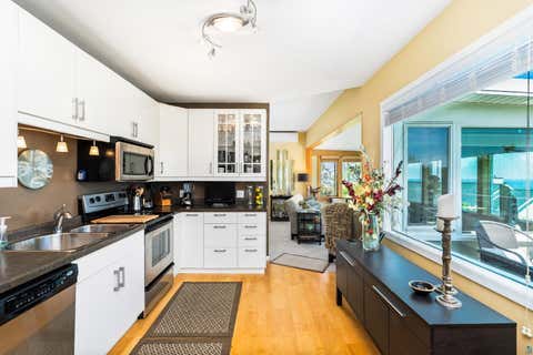 Tiny photo for 615 W 6th St, Duluth, MN 55806 (MLS # 6126607)