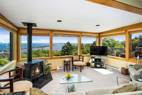 Tiny photo for 615 W 6th St, Duluth, MN 55806 (MLS # 6126607)