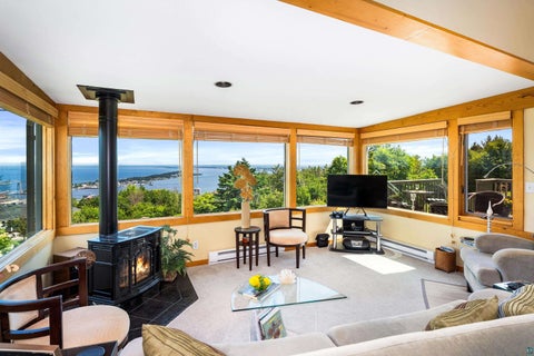 Tiny photo for 615 W 6th St, Duluth, MN 55806 (MLS # 6126607)