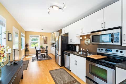 Tiny photo for 615 W 6th St, Duluth, MN 55806 (MLS # 6126607)