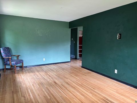 Tiny photo for 132 W Winona St, Duluth, MN 55803 (MLS # 6126304)