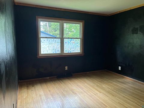 Tiny photo for 132 W Winona St, Duluth, MN 55803 (MLS # 6126304)