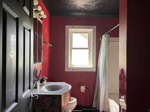 Tiny photo for 132 W Winona St, Duluth, MN 55803 (MLS # 6126304)