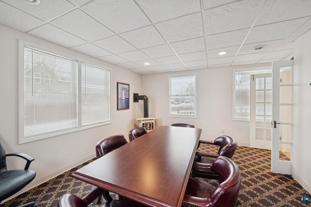 500 Lakeshore Drive East