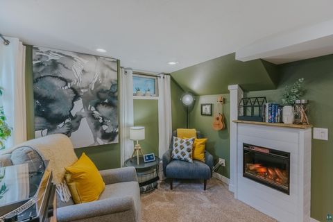Tiny photo for 721 E 6th St, Duluth, MN 55805 (MLS # 6125764)