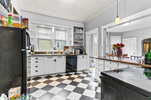 Tiny photo for 1122 E 5th St, Duluth, MN 55805 (MLS # 6125609)