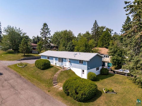Photo of 2302 Pershing St, Duluth, MN 55811 (MLS # 6127089)