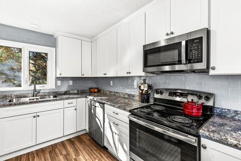 Tiny photo for 3310 Decker Rd, Duluth, MN 55811 (MLS # 6122463)