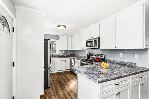 Tiny photo for 3310 Decker Rd, Duluth, MN 55811 (MLS # 6122463)
