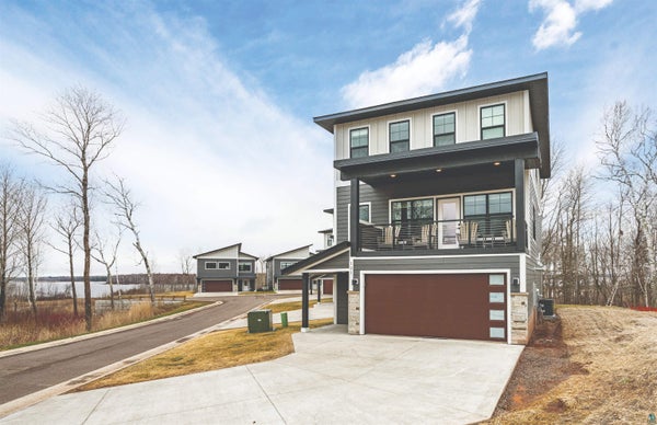 121 KAYAK VIEW CT, DULUTH, MN 55807 - Image a85acbcaa51987f1ebefba6608f76b91/3875236254