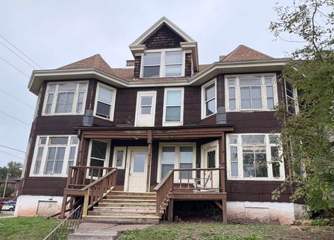 Photo of 1901 E Superior St, Duluth, MN 55812 (MLS # 6122282)