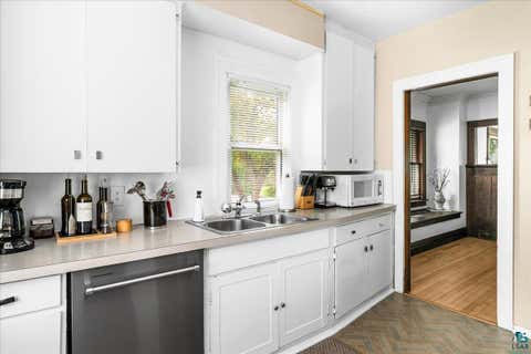 Tiny photo for 131 E Winona St, Duluth, MN 55803 (MLS # 6126067)