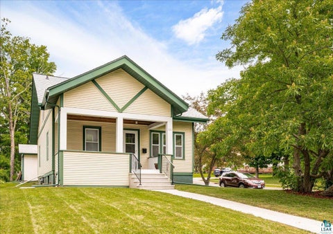 Tiny photo for 131 E Winona St, Duluth, MN 55803 (MLS # 6126067)
