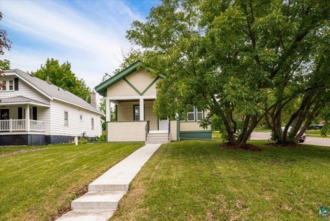 Tiny photo for 131 E Winona St, Duluth, MN 55803 (MLS # 6126067)