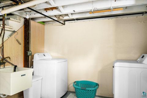 Tiny photo for 131 E Winona St, Duluth, MN 55803 (MLS # 6126067)