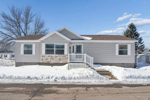 Photo of 33 Ivy Dr, Duluth, MN 55810 (MLS # 6123822)